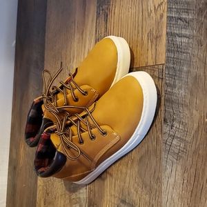 Deer Stags, Warren Sneakers, kids size 3, tan, brown, carmel